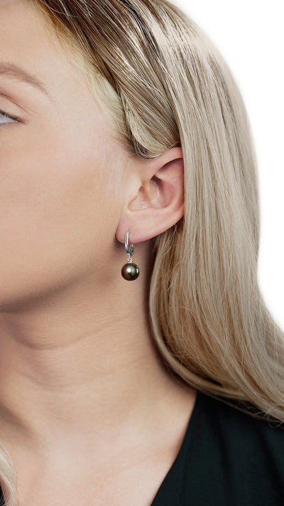 Tahitian South Sea Pearl Mary Earrings - Model Image