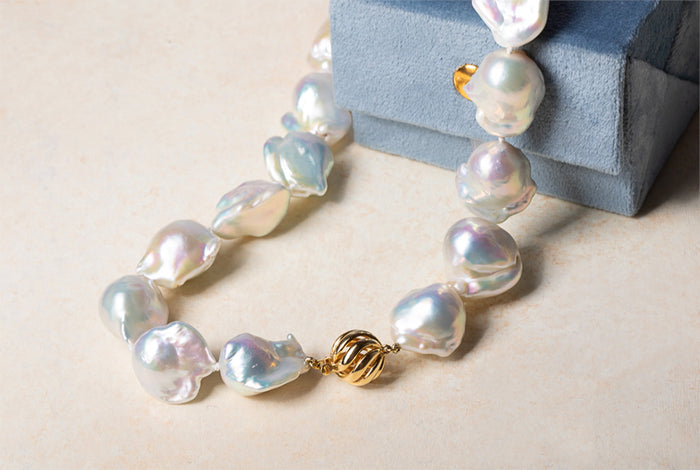 The Wide World of Pearls, Our 80th Issue: Baroque Pearl LOVE