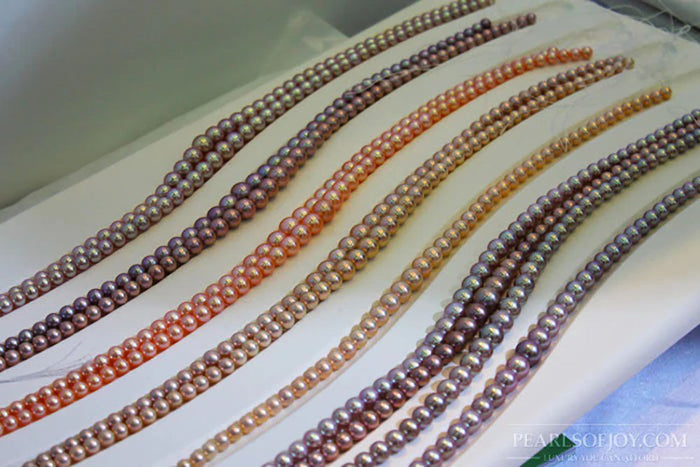The Wide World of Pearls, Our 98th Issue: What is a Graduated Pearl Necklace?