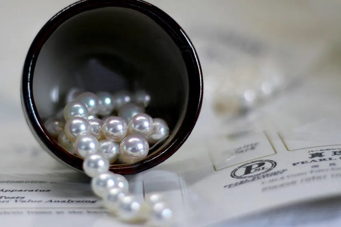 The Wide World of Pearls, Our 109th Issue: What Are The Best Pearls To Buy For Valentine's Day?