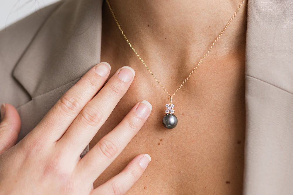 The Wide World of Pearls, Our 132nd Issue: What Are The Latest Trends For Pearl Pendants?