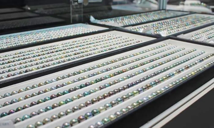 The Wide World of Pearls, Our 52nd Issue: Tahitian Pearl Color FAQs