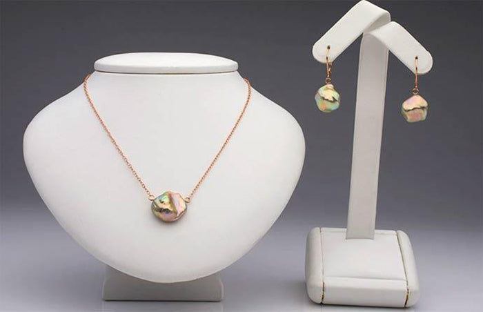 The Wide World of Pearls, Our 12th Issue: Pearl Pendant Mania
