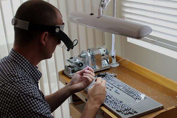 The Wide World of Pearls, 8th Issue - How To Make a Tahitian Necklace - Wed 7/29/2020