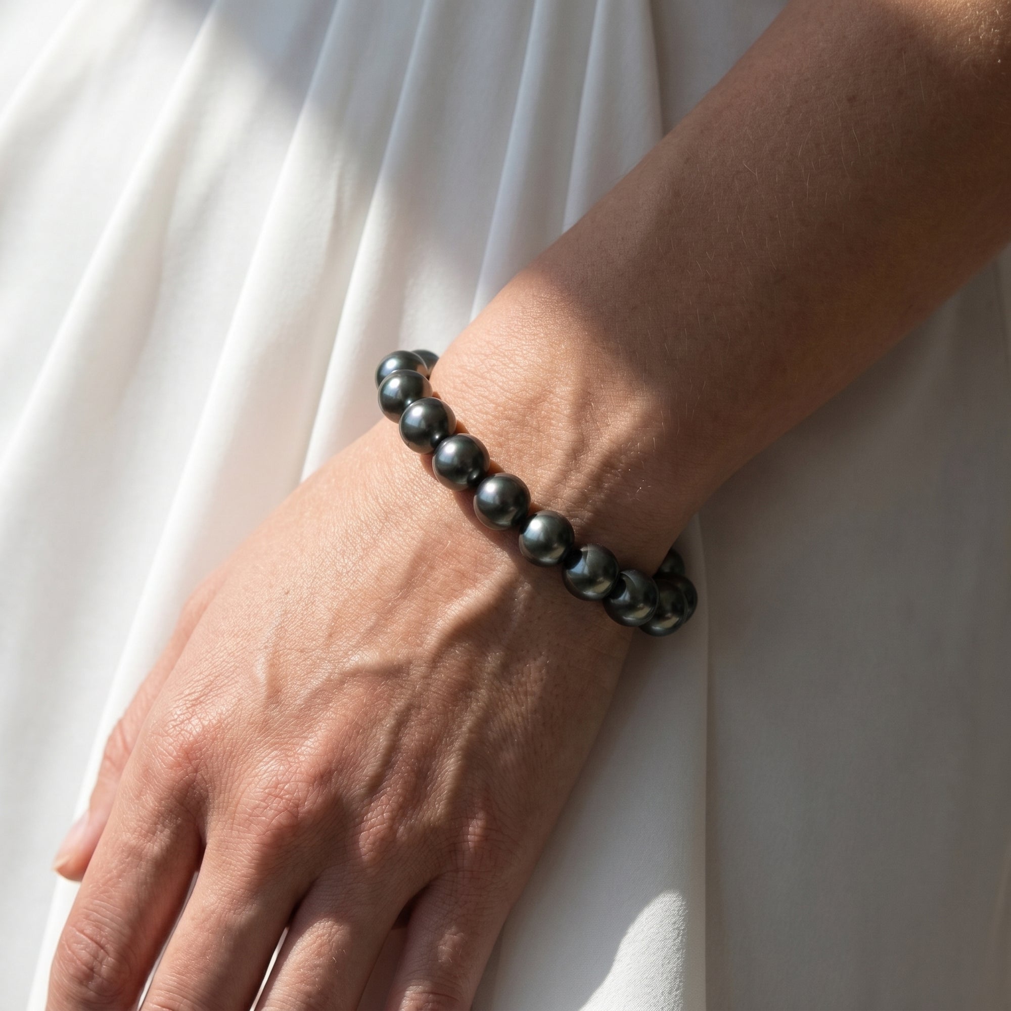 Tahitian True Round Pearl Bracelet, 10.0-11.0mm - AAA Quality