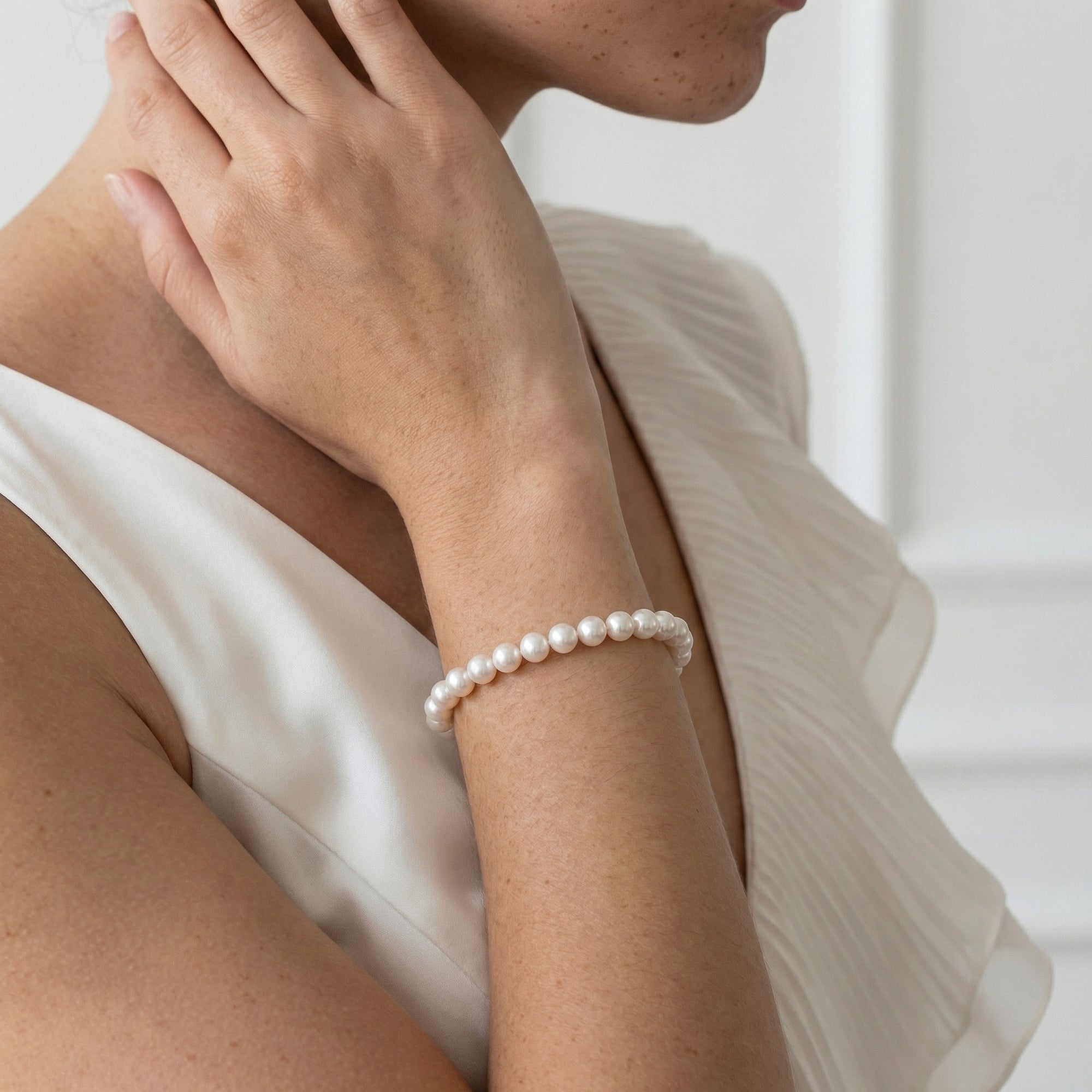 White Japanese Hanadama Akoya Pearl Bracelet, 6.5-7.0mm