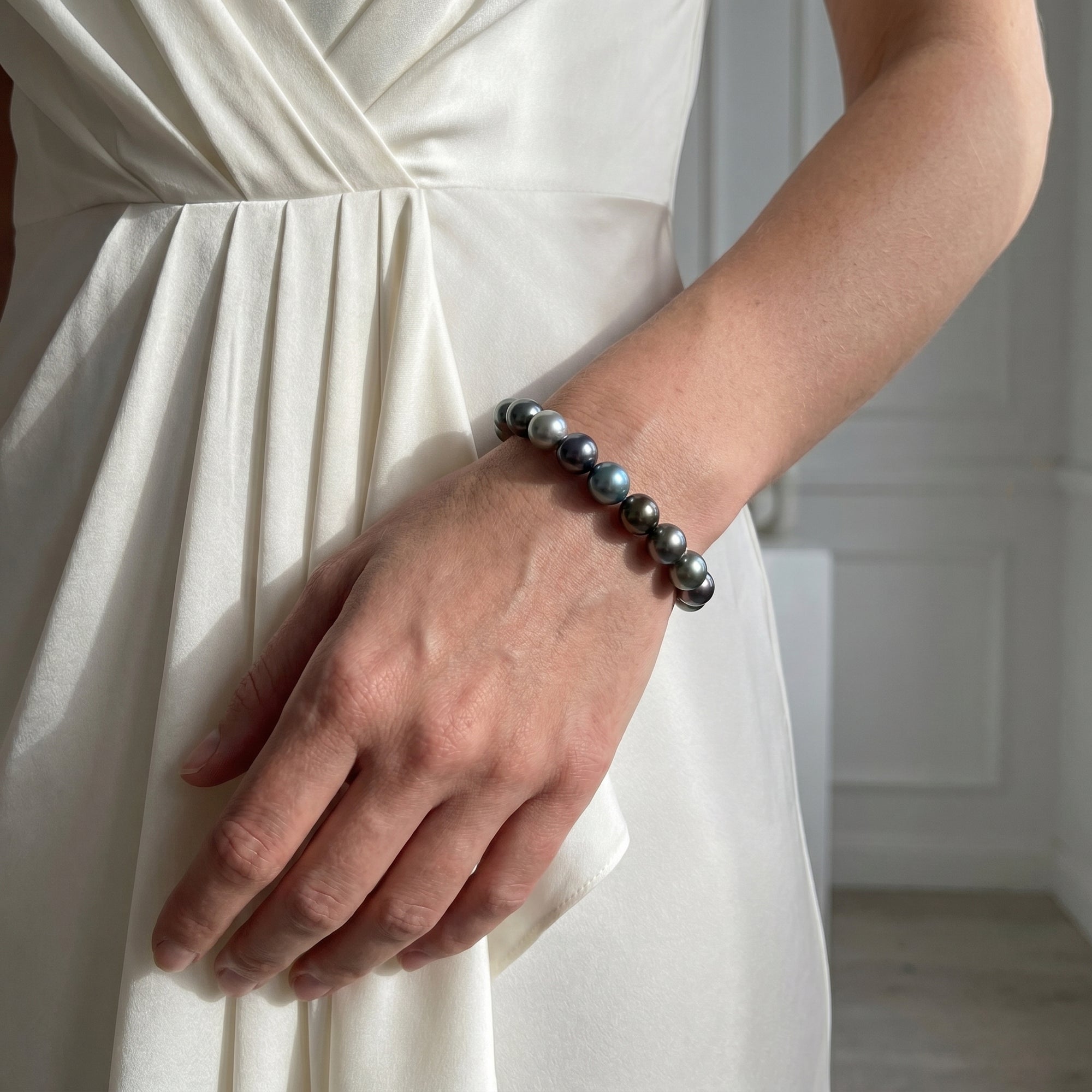 Multi-Color Tahitian Pearl Bracelet, 9.0-10.0mm - AAAA Quality