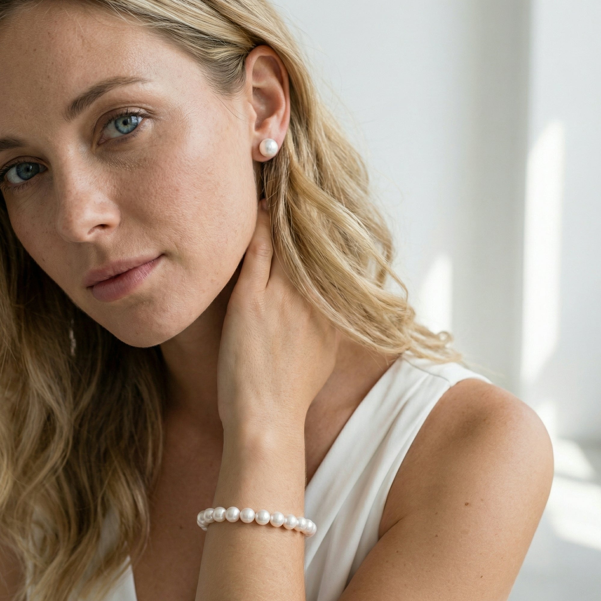 White Japanese Hanadama Akoya Pearl Bracelet, 9.5-10.0mm