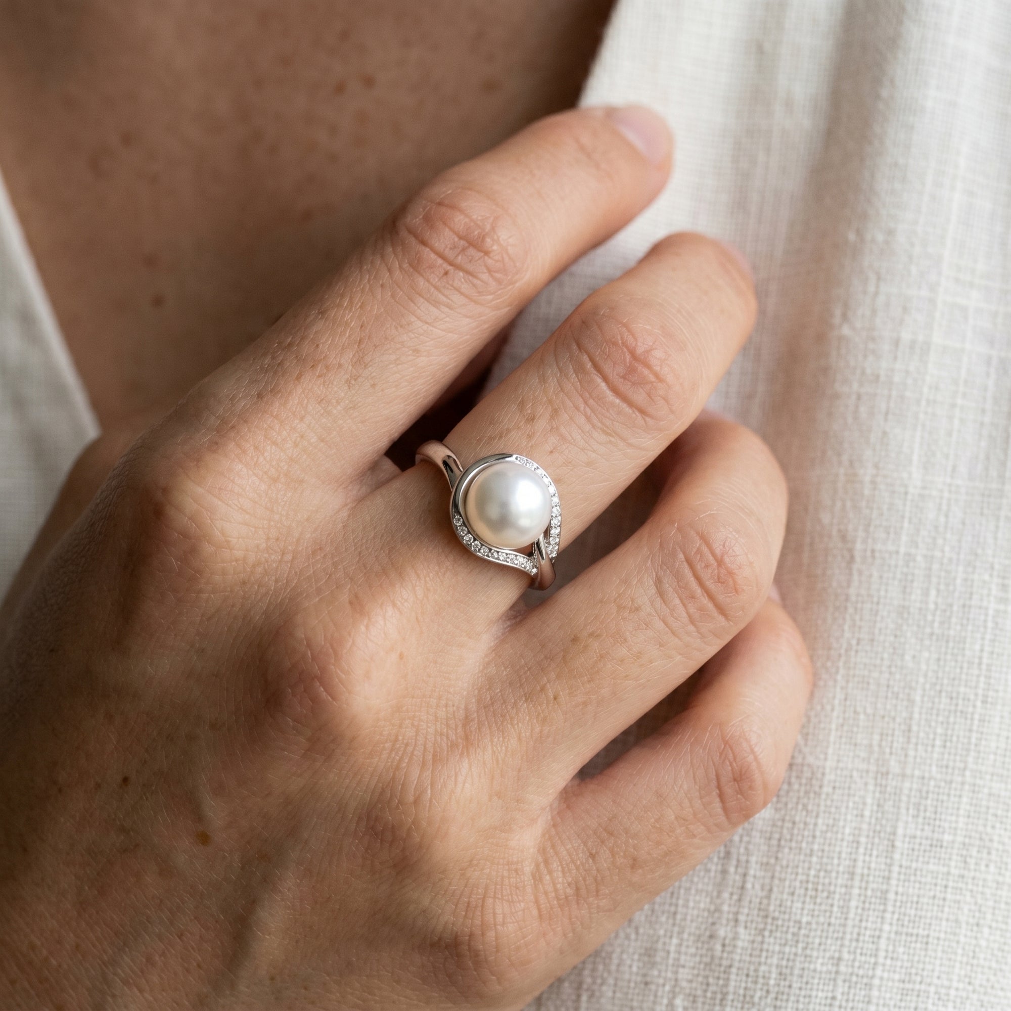White South Sea Pearl & Diamond Spirit Ring