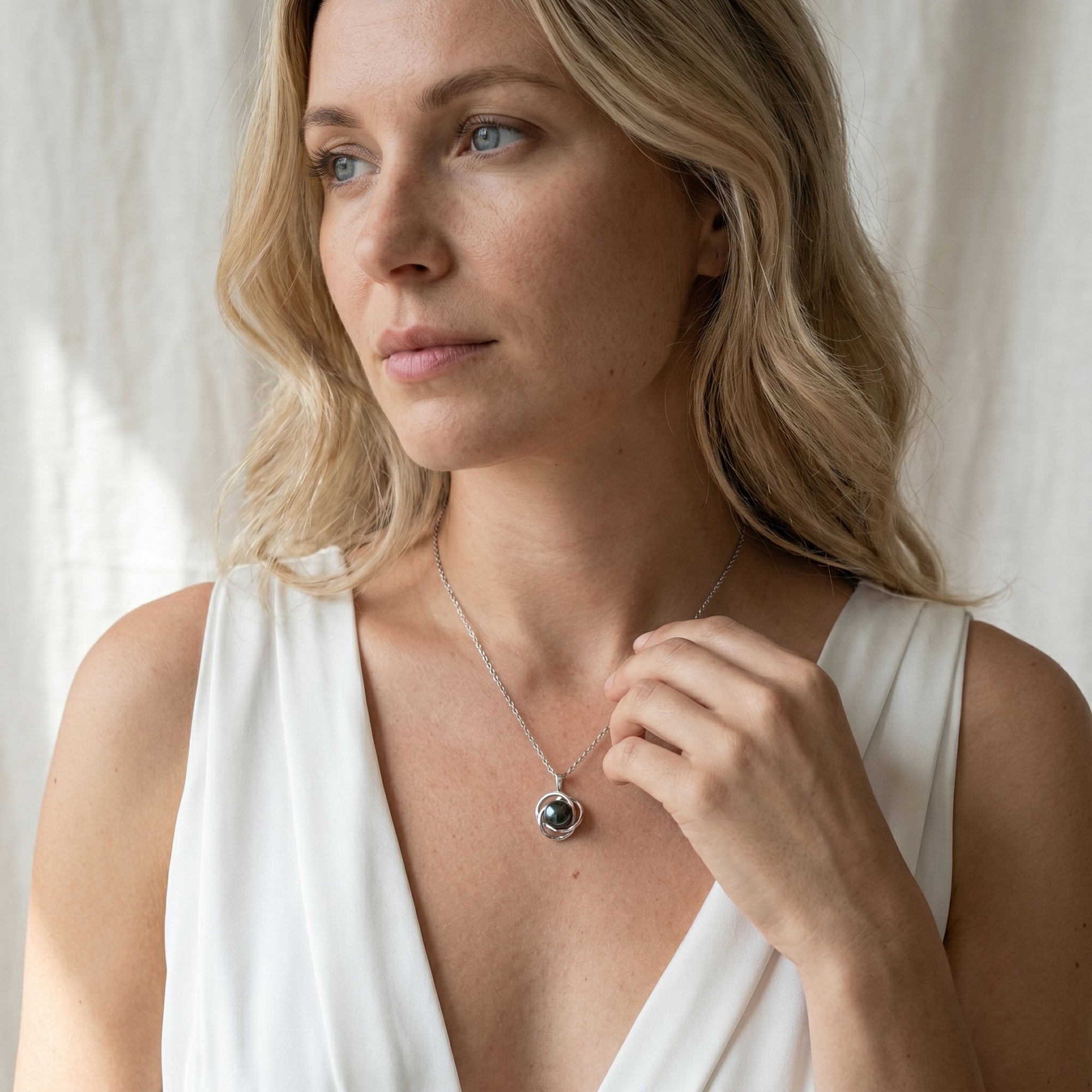Black Tahitian Pearl Khilana Pendant
